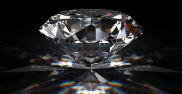 Um diamante de cinzas.
