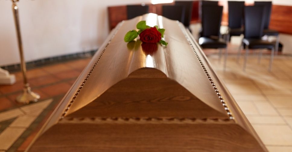 Como saber escolher entre caixão fechado ou aberto?